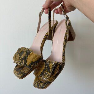 INTENTIONALLY BLANK Rina Sandals in Mustard Python Size 8 (Size 39 EU)